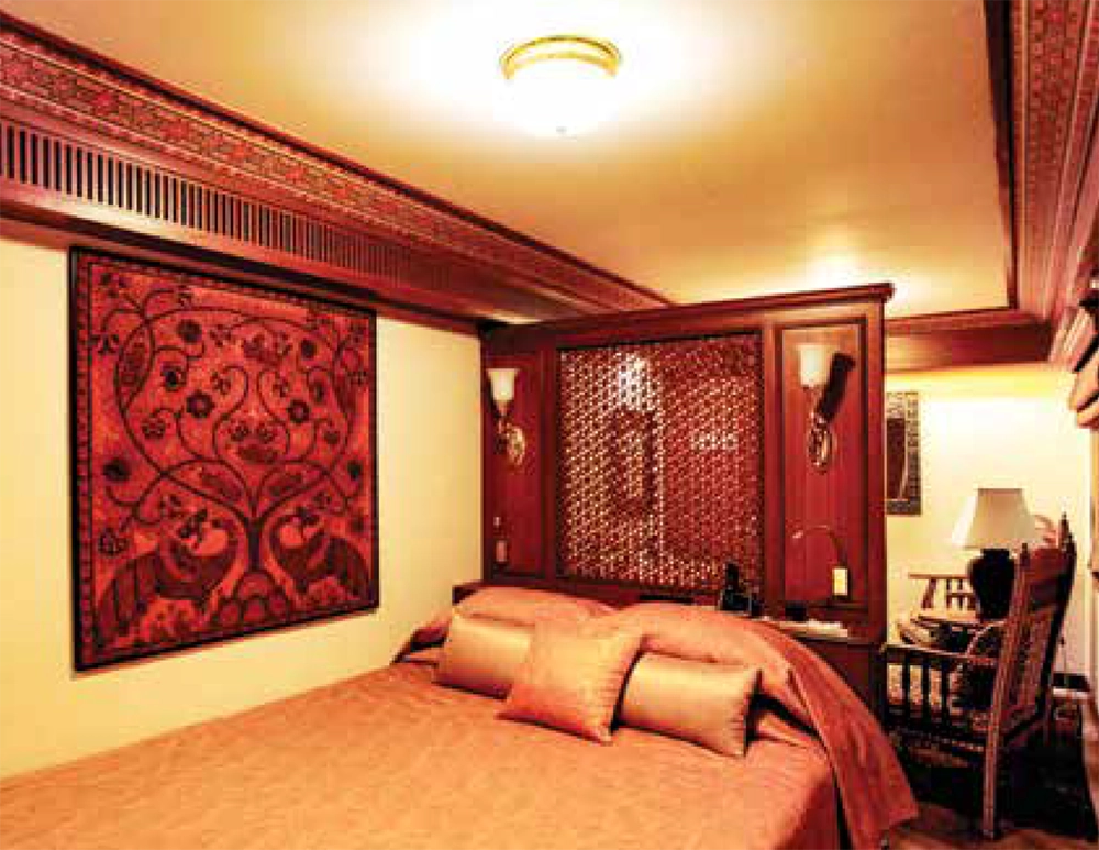Maharajas’ Express Train 14 nomadtours.in_suite